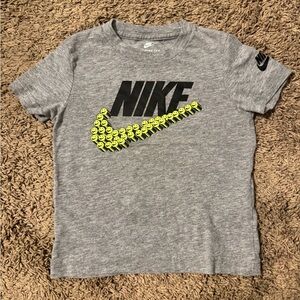 Boys size 3T Nike T-shirt
